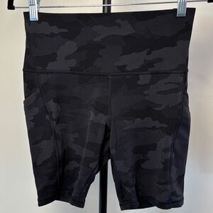 lululemon athletica align 6” Black Camo Athletic Shorts with pockets